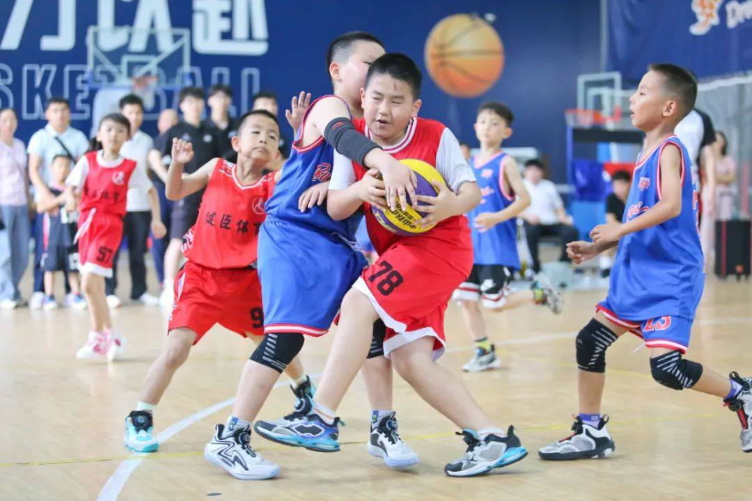 球员们为参加国际篮球赛事做好准备